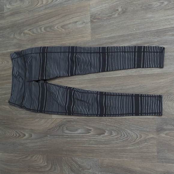 Like New Athleta Stripe Full Length Yoga Pants Leggings - Picture 6 of 6